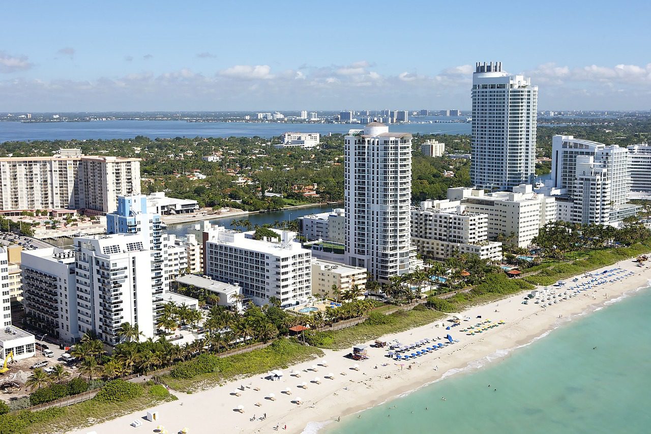 Is Miami Worth Visiting? Pros, Cons & Top Tips (2025)